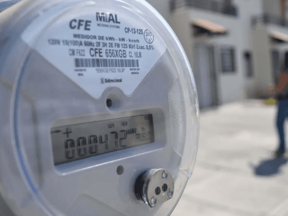 Medidor de luz de CFE, donde una cerca eléctrica de seguridad apenas suma alrededor de 1 kWh al mes